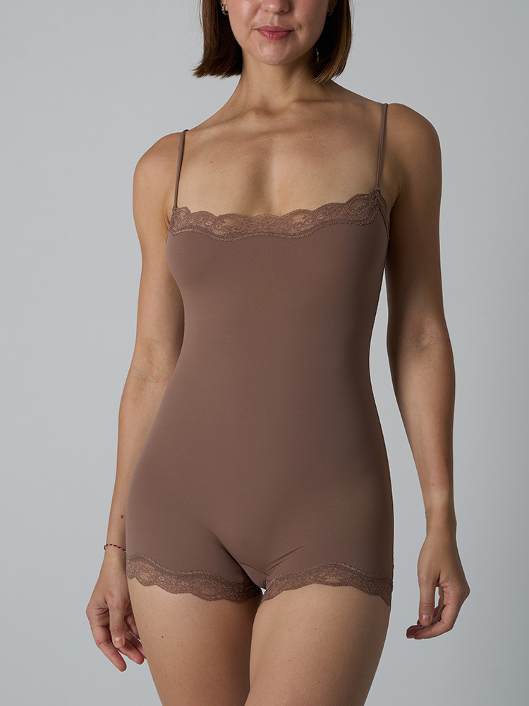 Kombinezon z koronkowym wykońc – Lace Trim Cami recenzja i cena