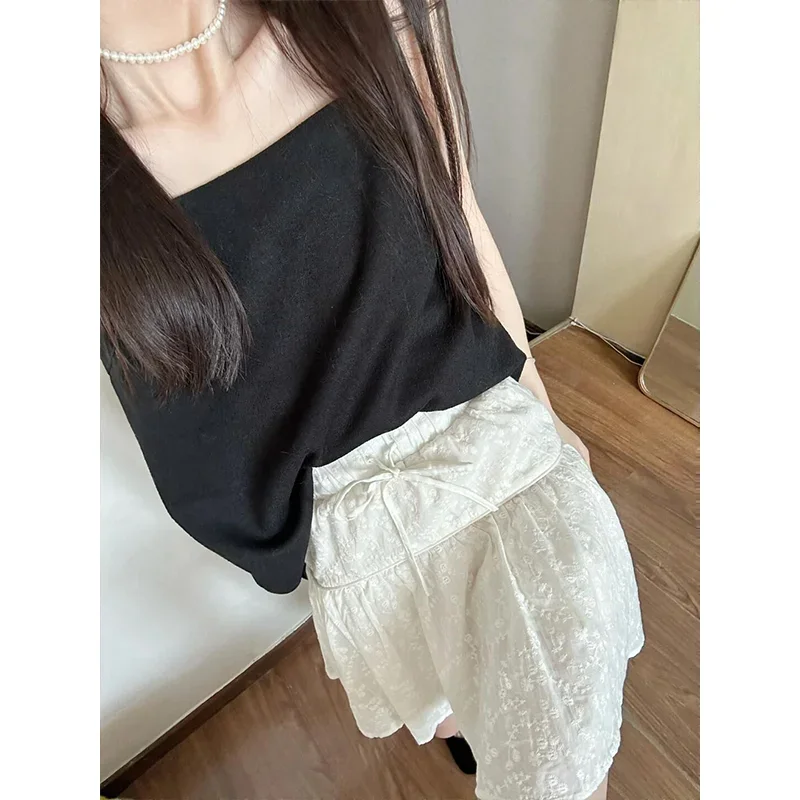 Kolorowy kontrast Szykowna dzi – Lace Trim Cami recenzja i cena