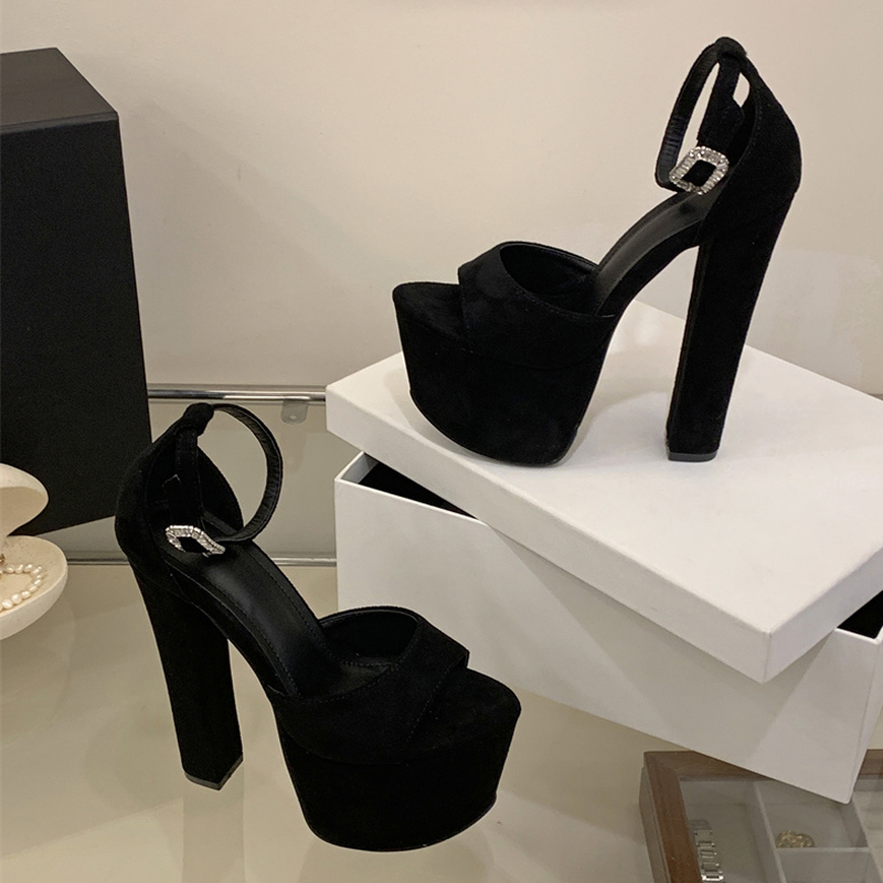 Seksowne sandały na platformie – Women'S Fashion Show recenzja i cena