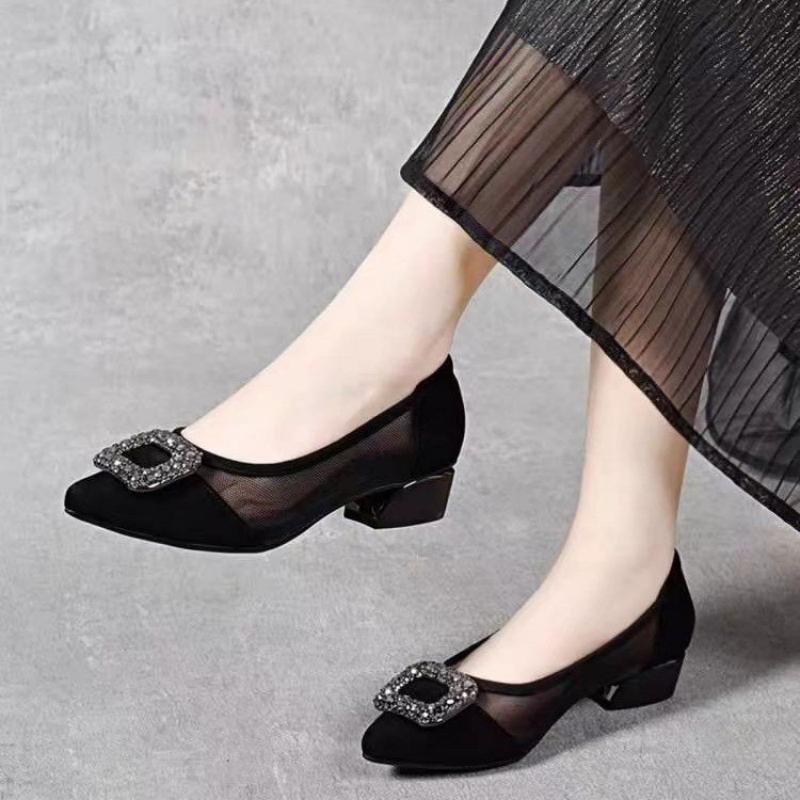 Eleganckie czółenka z ostrym n – Women Fashion Store recenzja i cena